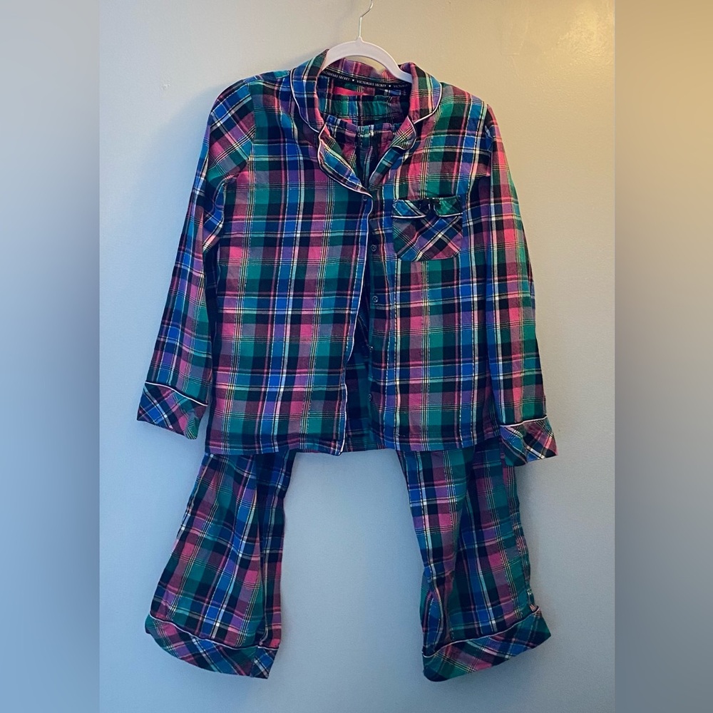 Victoria’s Secret XS woman’s pajama set